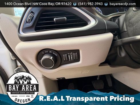 Used 2023 Chrysler Voyager LX FWD image 19