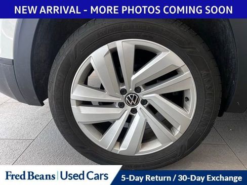 Used 2023 Volkswagen Atlas Cross Sport SE w/ Panoramic Sunroof Package image 14