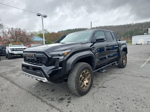 Used 2025 Toyota Tacoma 4x4 Double Cab Hybrid w/ Tow Tech Package image 8