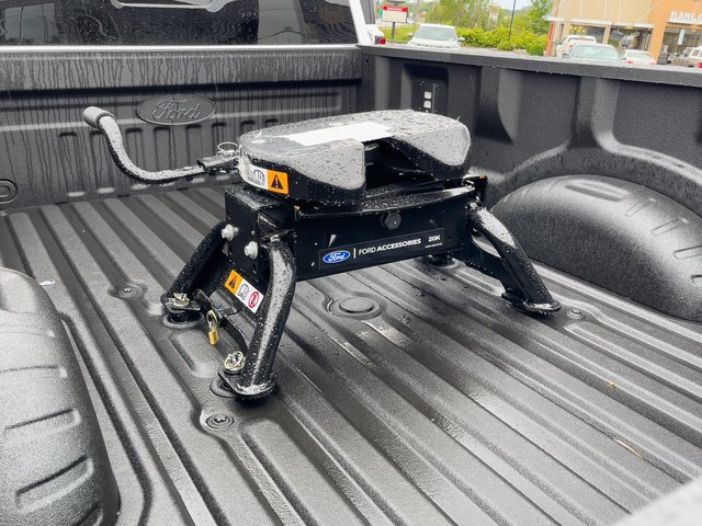 New 2026 Ford F250 XLT w/ XLT Premium Package AWD/4WD image 7