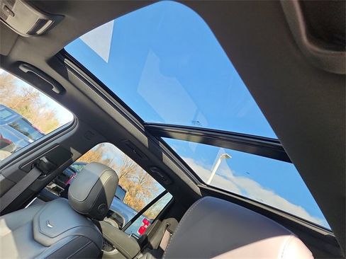 Certified 2025 Cadillac XT6 Premium Luxury image 14