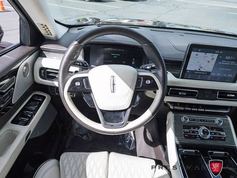 Used 2020 Lincoln Aviator Black Label Grand Touring AWD/4WD image 2