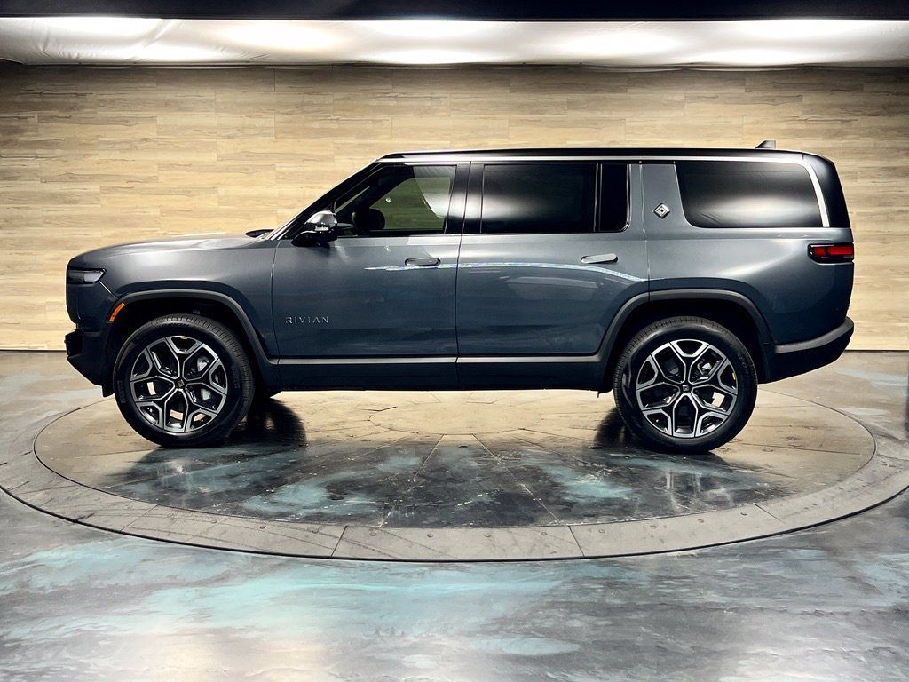 Used 2025 Rivian R1S Adventure Dual AWD/4WD image 24