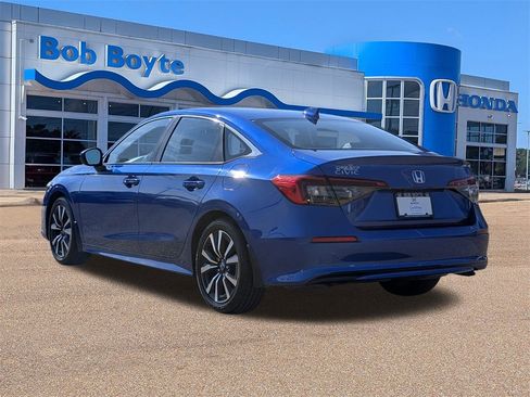 Certified 2023 Honda Civic EX image 3