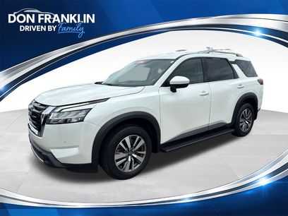 Used 2023 Nissan Pathfinder SL