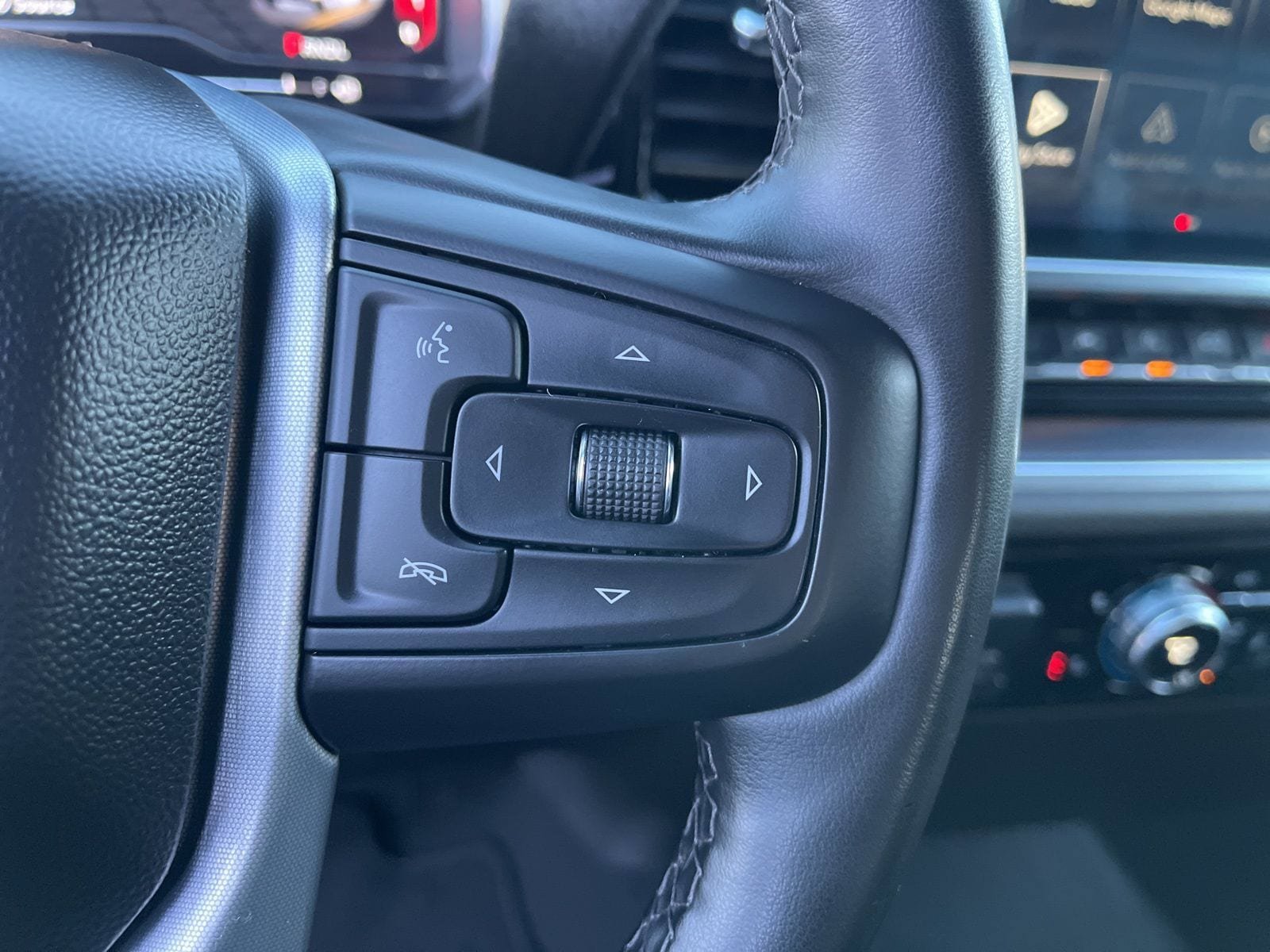 Used 2025 GMC Sierra 1500 SLT AWD/4WD image 30