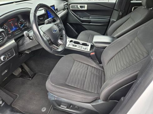 Used 2020 Ford Explorer XLT AWD/4WD image 15