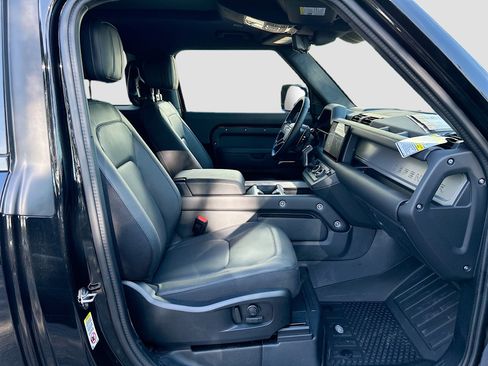 New 2025 Land Rover Defender 90 V8 image 9