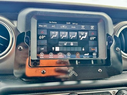 Used 2021 Jeep Gladiator Rubicon w/ LED Lighting Group AWD/4WD image 25