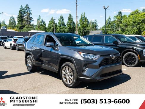 Used 2019 Toyota RAV4 XLE Premium w/ Cold Weather Package AWD/4WD image 27