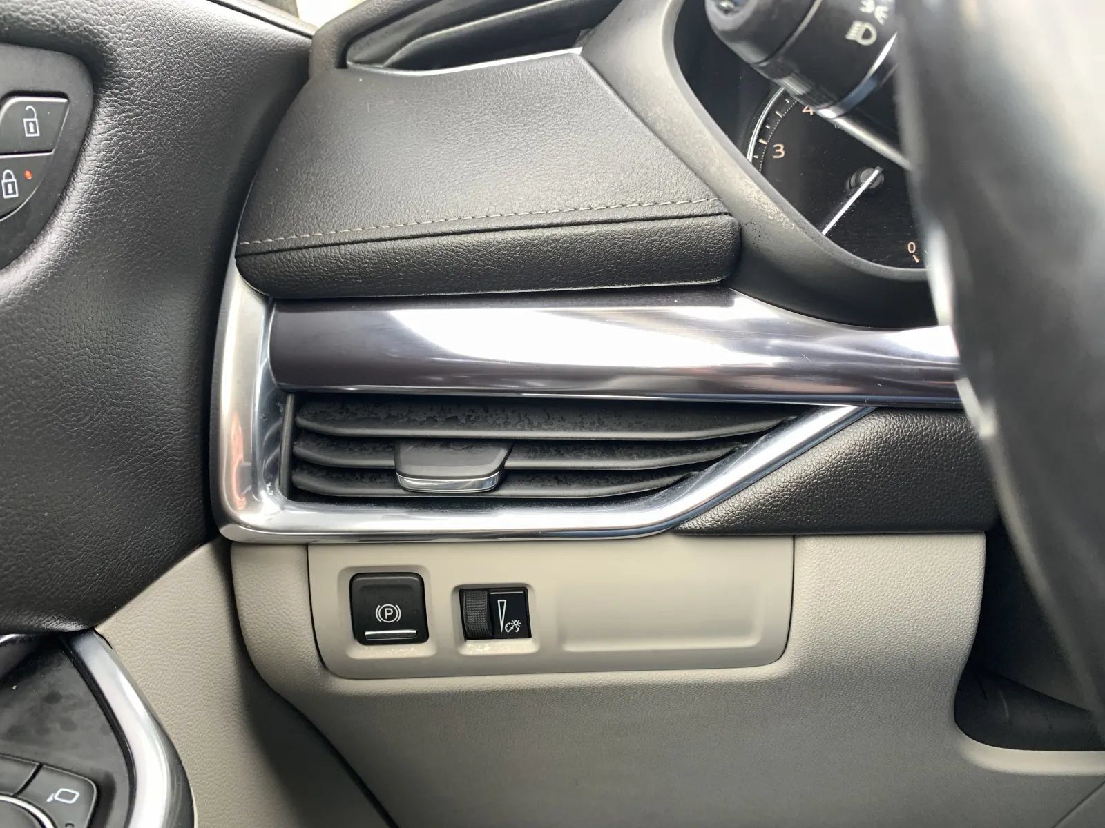 Used 2019 Cadillac XT4 Luxury FWD image 20
