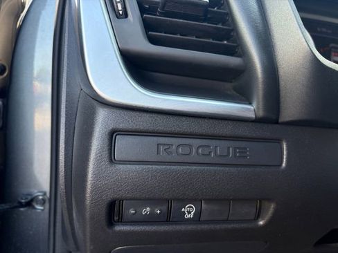 Used 2023 Nissan Rogue S FWD image 5