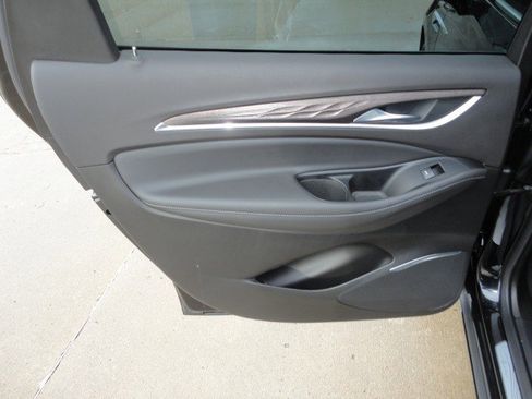 Used 2024 Buick Enclave Avenir w/ Avenir Technology Package image 10