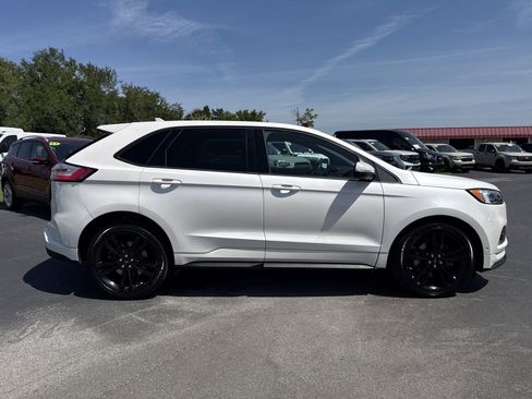 Used 2019 Ford Edge ST w/ Equipment Group 401A AWD/4WD image 3
