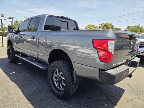 Used 2018 Nissan Titan SV w/ SV Convenience Package AWD/4WD image 33