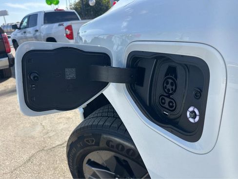 Used 2024 Ford F150 Lightning Flash image 45
