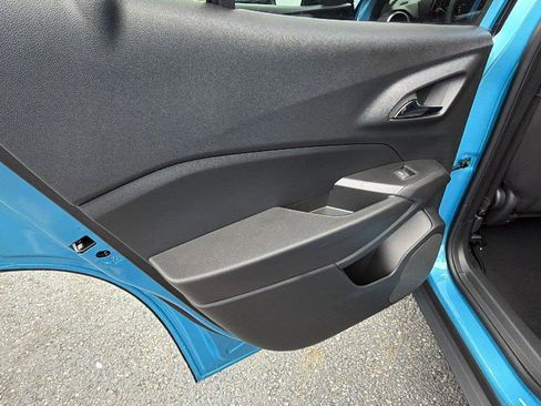 New 2026 Chevrolet Trax RS FWD image 17