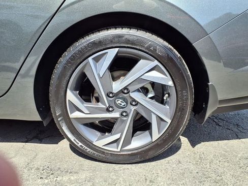 Certified 2024 Hyundai Elantra SEL w/ Convenience Package FWD image 8