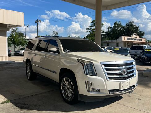 Used 2015 Cadillac Escalade ESV Premium image 2