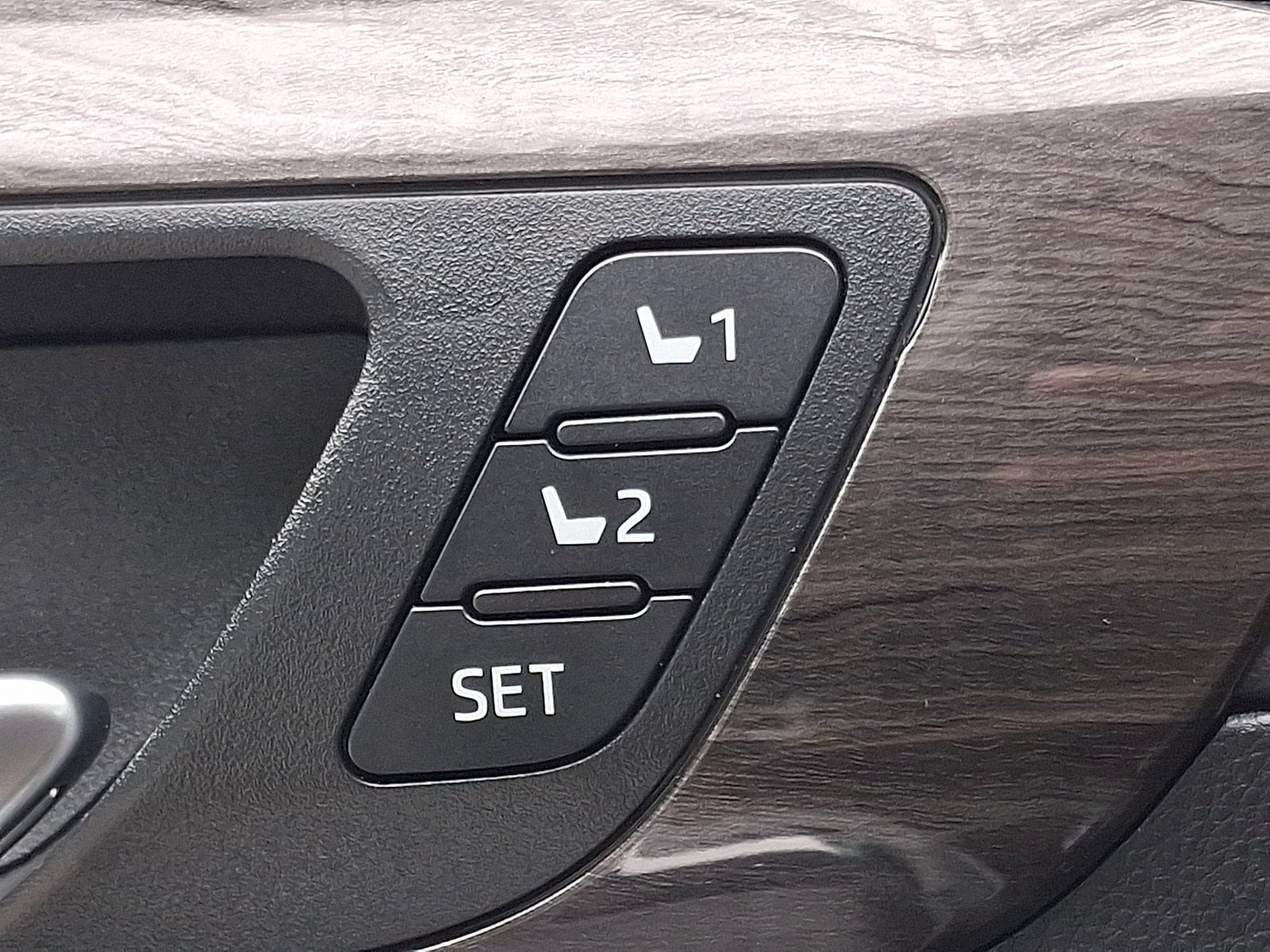 Used 2023 Toyota Highlander Limited AWD/4WD image 27