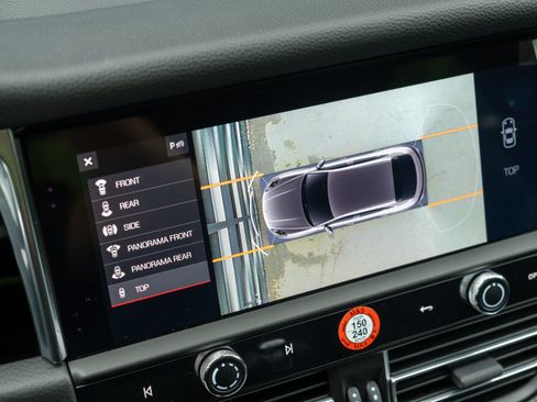 Certified 2025 Porsche Macan S AWD/4WD image 31