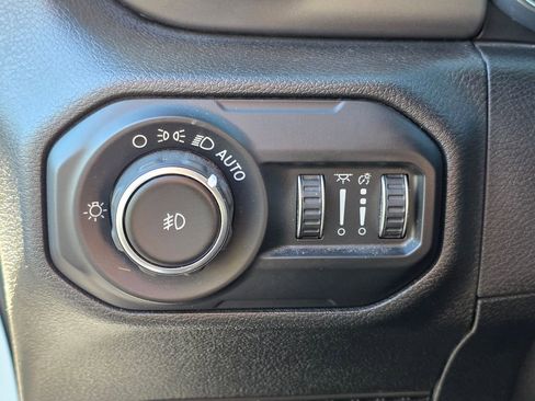 Used 2020 Jeep Wrangler Sport image 13