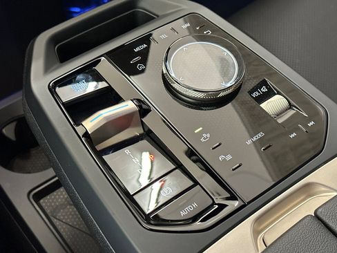 Certified 2024 BMW iX xDrive50 w/ Premium Package image 18