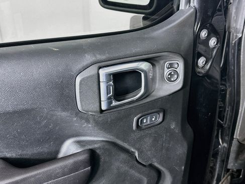Used 2018 Jeep Wrangler Unlimited Sport S AWD/4WD image 15
