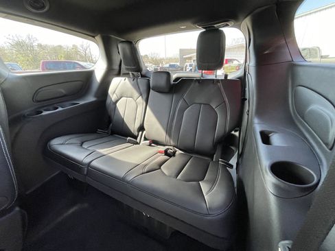 New 2026 Chrysler Pacifica Select image 29