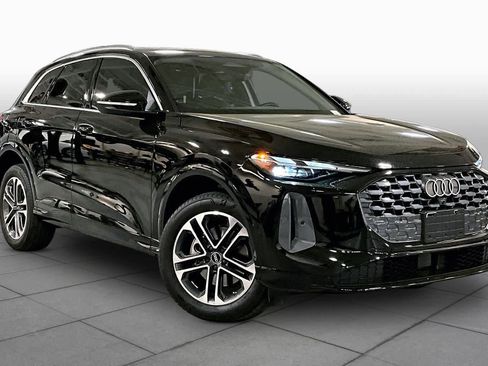 Used 2025 Audi Q5 Premium w/ Convenience Package AWD/4WD image 3