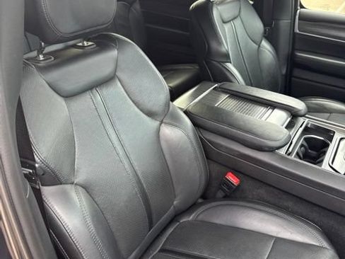 Used 2024 Jeep Wagoneer L Series II w/ Flexible Seating Group AWD/4WD image 22