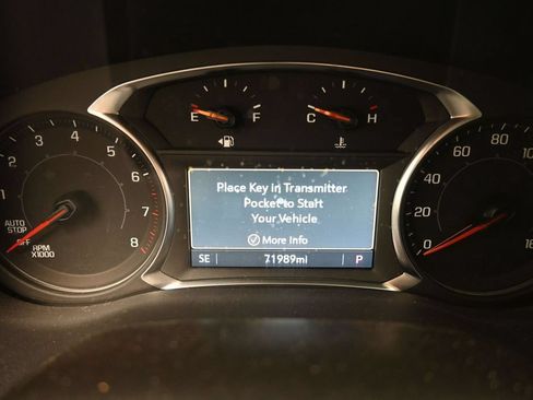 Used 2023 GMC Acadia SLT AWD/4WD image 13