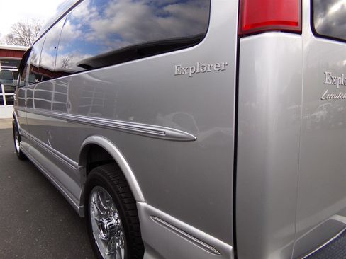 Used 2013 GMC Savana 2500 Extended image 13