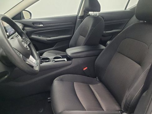 Used 2024 Nissan Altima 2.5 SV image 17
