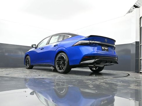 New 2026 Nissan Sentra SR w/ SR Premium Package FWD image 29