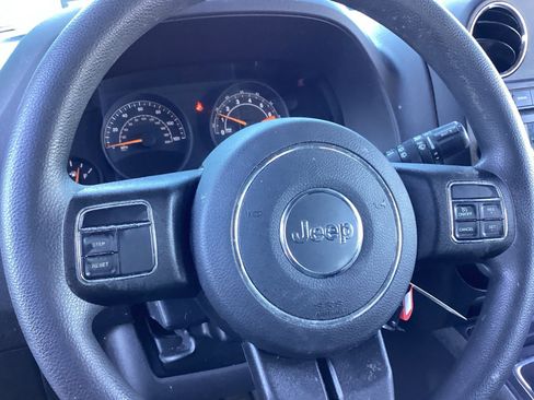 Used 2017 Jeep Patriot Sport w/ Power Value Group image 9