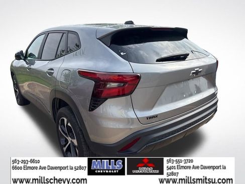 Used 2024 Chevrolet Trax RS FWD image 4