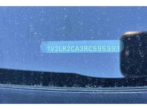 Used 2024 Volkswagen Atlas SE image 8