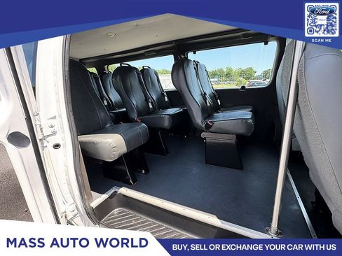 Used 2014 Ford E-250 and Econoline 250 Extended w/ Power Group RWD image 7