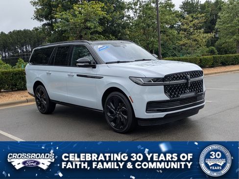 Used 2025 Lincoln Navigator L Black Label AWD/4WD image 1