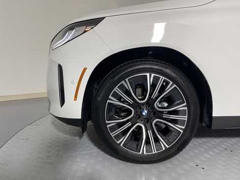 Used 2025 BMW X3 xDrive30i w/ Premium Package image 11