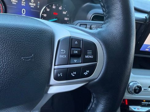 Used 2022 Ford Explorer XLT w/ Equipment Group 202A AWD/4WD image 18