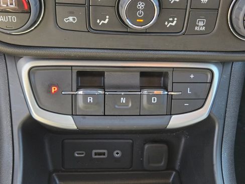 Used 2023 GMC Terrain SLE w/ Driver Convenience Package FWD image 23