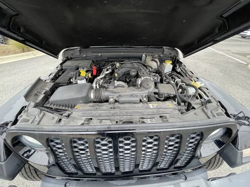 Used 2023 Jeep Gladiator Sport image 32