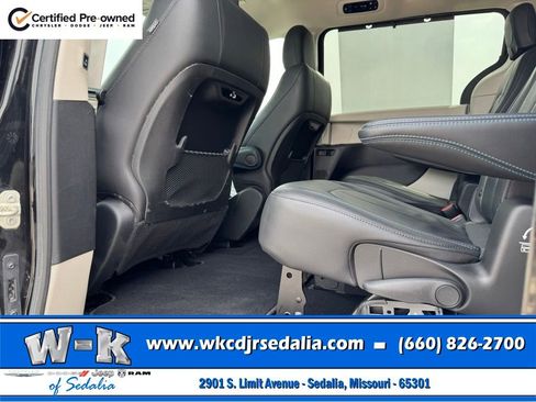 Certified 2021 Chrysler Pacifica Touring-L FWD image 26