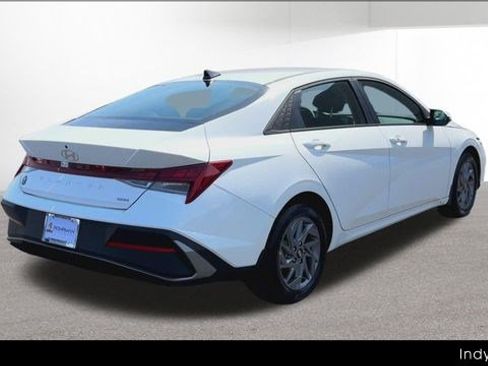 Used 2025 Hyundai Elantra Hybrid FWD image 73