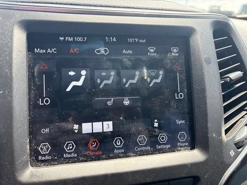 Used 2022 Jeep Cherokee Latitude Lux FWD image 11