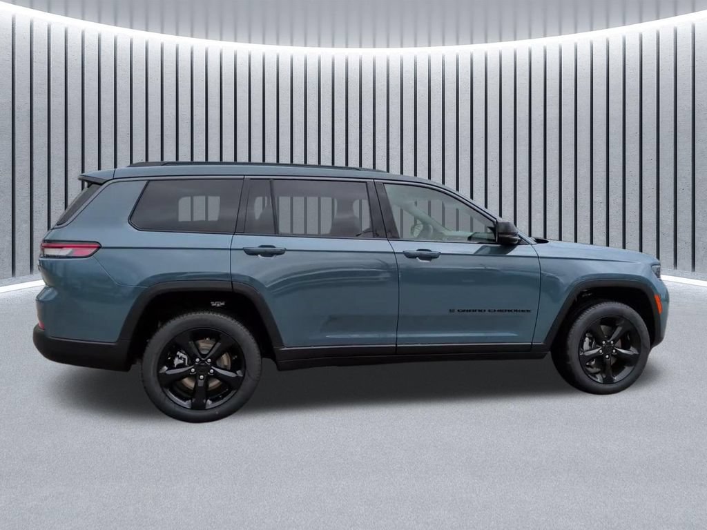 New 2026 Jeep Grand Cherokee L Limited w/ Limited Altitude Package AWD/4WD image 5