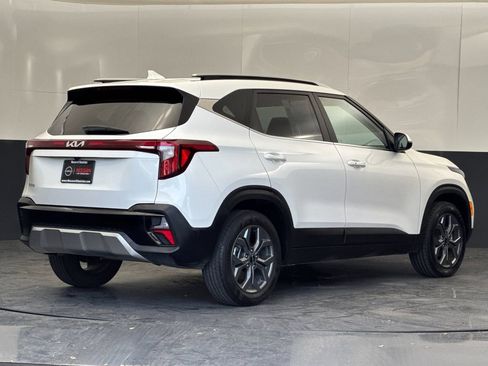 Used 2024 Kia Seltos S image 3