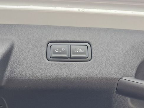 New 2026 Kia Carnival EX FWD image 25